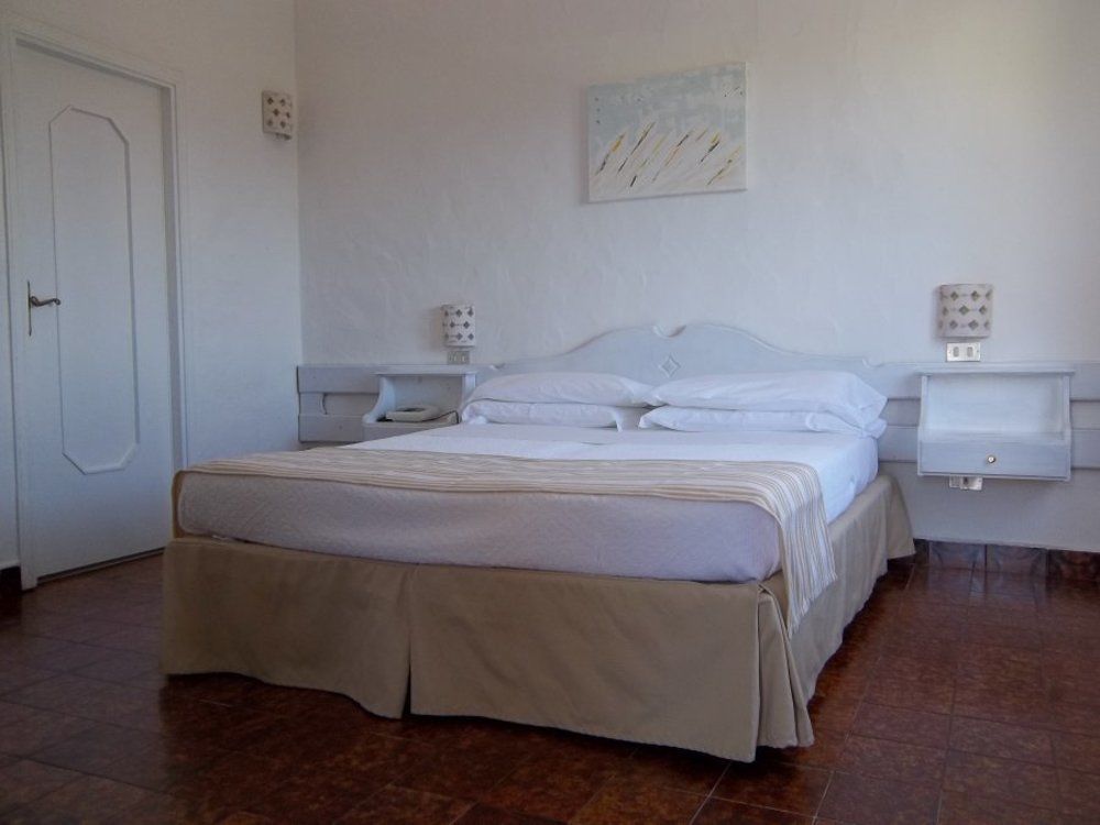 Hotel 3 Botti Baja Cerdeña Exterior foto